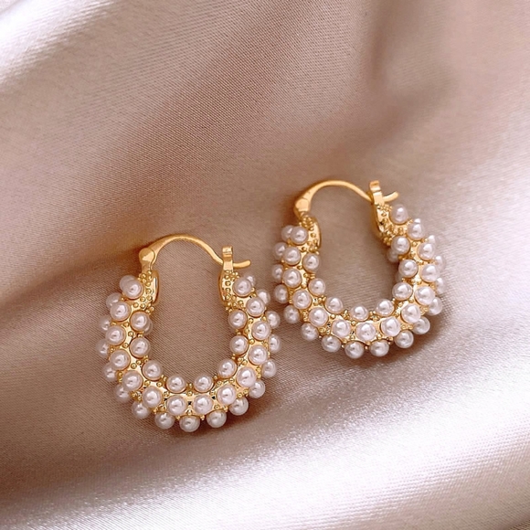 14k gold pearl hoop earrings - Picture 6 of 7